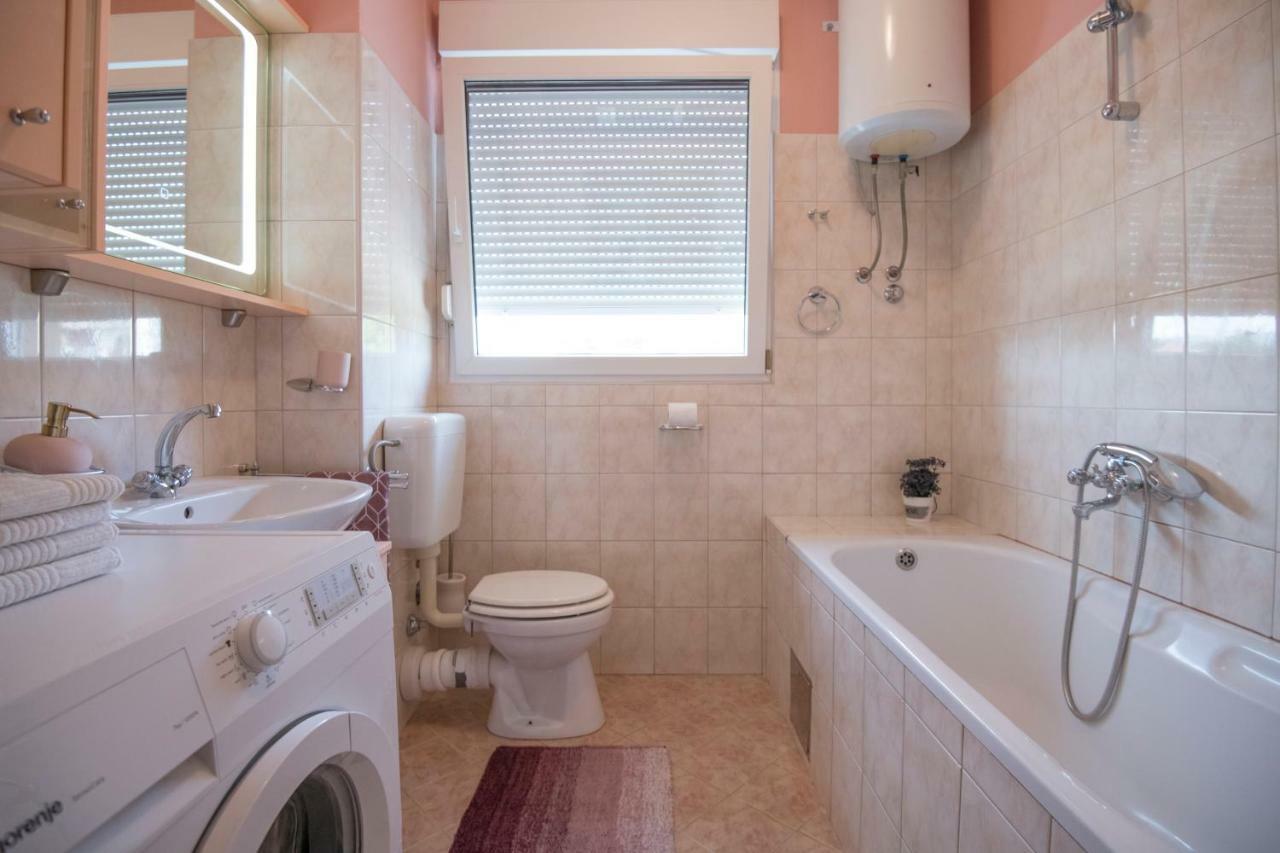 Comfortable Cozy Beach Apartment スプリト エクステリア 写真